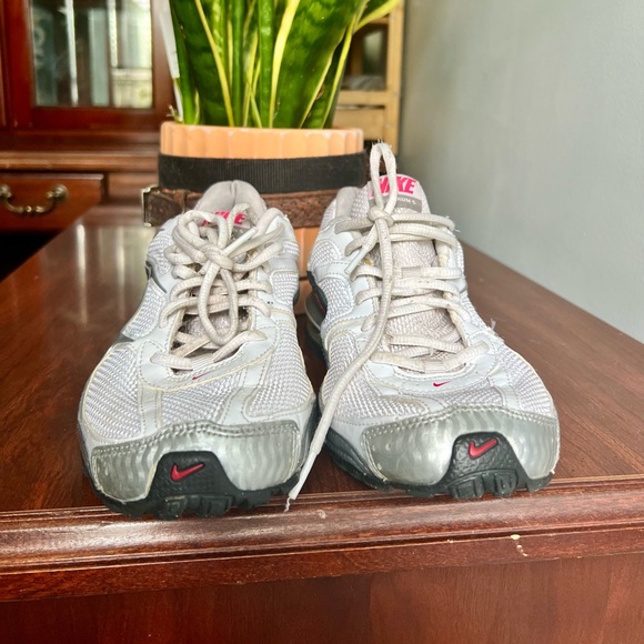 Nike | white Reax Run 5 athletic shoes - 9.5 - Picture 4 of 10